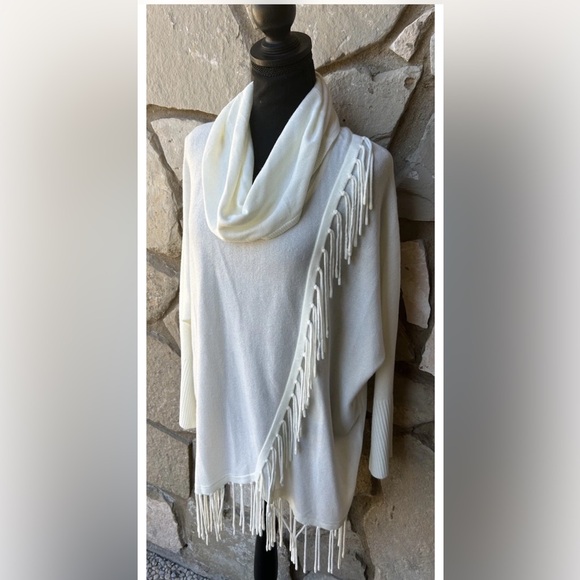 New Directions Tunic Cowl Neck Sweater Size Medium Ivory Fringe Accent NWT - Picture 2 of 10